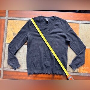 Lord and Taylor 100 % cashmere navy v neck large luxury sweater elastic waist